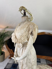 Antikes Hochzeitskleid aus der Titanic-Ära, ca. 1912