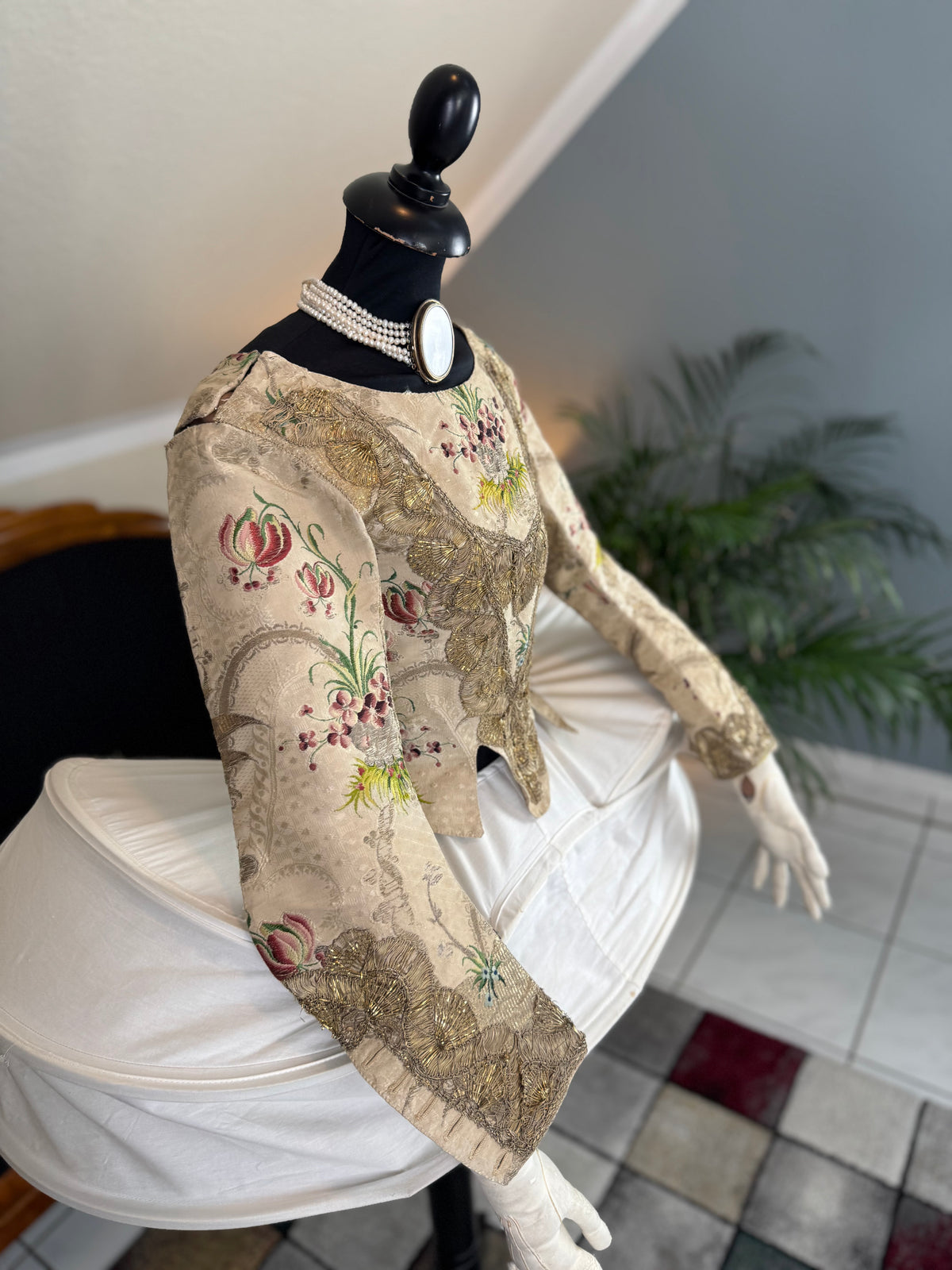Seltenes Rokoko-Mieder, ca. 1765 – handgenähtes französisches Kleidungsstück aus dem 18. Jahrhundert