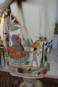 Ägyptische Revival Seidenjacke, ca. 1924 – Appliqué-Motive mit Sphinx, Skarabäus & Pyramide