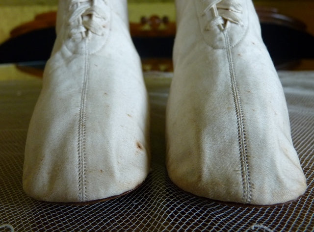 Sportliche Schnürstiefel aus Baumwollsatin, ca. 1875