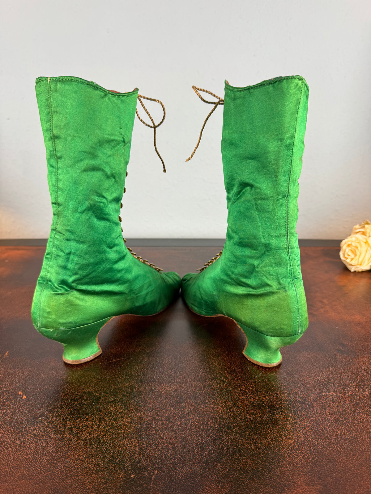 Victorian Green Silk Lace‑Up Boots, ca. 1875 – Low Heel, Brass Fasteners, Red Leather Lining