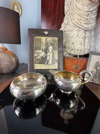 Milchkännchen und Zuckerdose aus Silber – von der Tafel Kaiser Wilhelms II., datiert 1897 und 1899