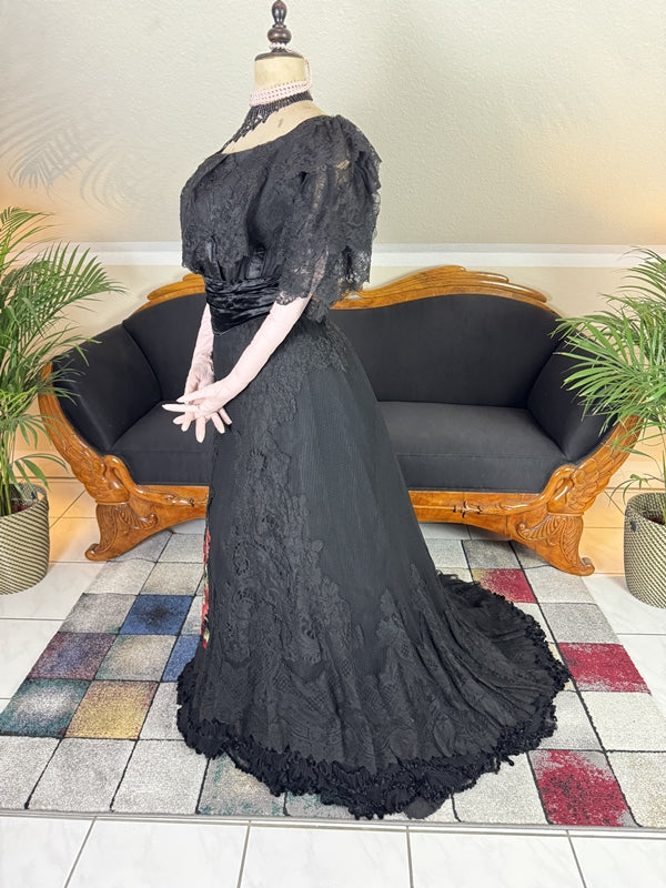 RA HIGGINS "Mohnblumenkleid", Pittsburgh, ca. 1896