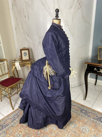 Reisekleid im Polonaise-Stil, England, ca. 1875