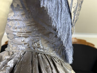 Antikes Biedermeier Abendkleid ca. 1845 – Österreichisches Brokatkleid