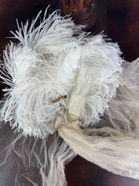 Viktorianischer Kopfschmuck aus Straußenfedern, ca. 1890 – Haarornament für Debütantinnen