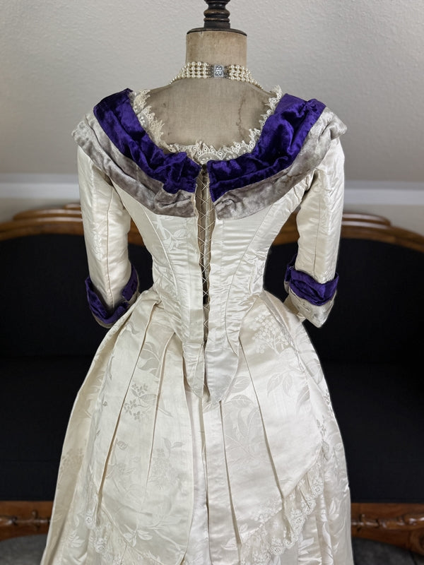 SCOTT Antikes Abendkleid aus Seide, Liverpool, ca. 1890