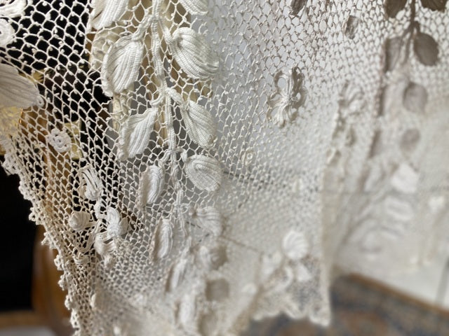 Irische Häkel-Langjacke, England, ca. 1908