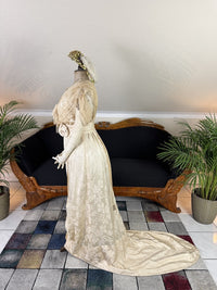 Antikes Hochzeitskleid aus der Titanic-Ära, ca. 1912