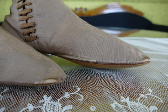 Braune Stiefel mit seitlicher Schnürung, Bürgerkriegszeit, ca. 1860–1865