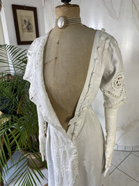 Antikes besticktes weißes Leinen-Nachmittagskleid, ca. 1910
