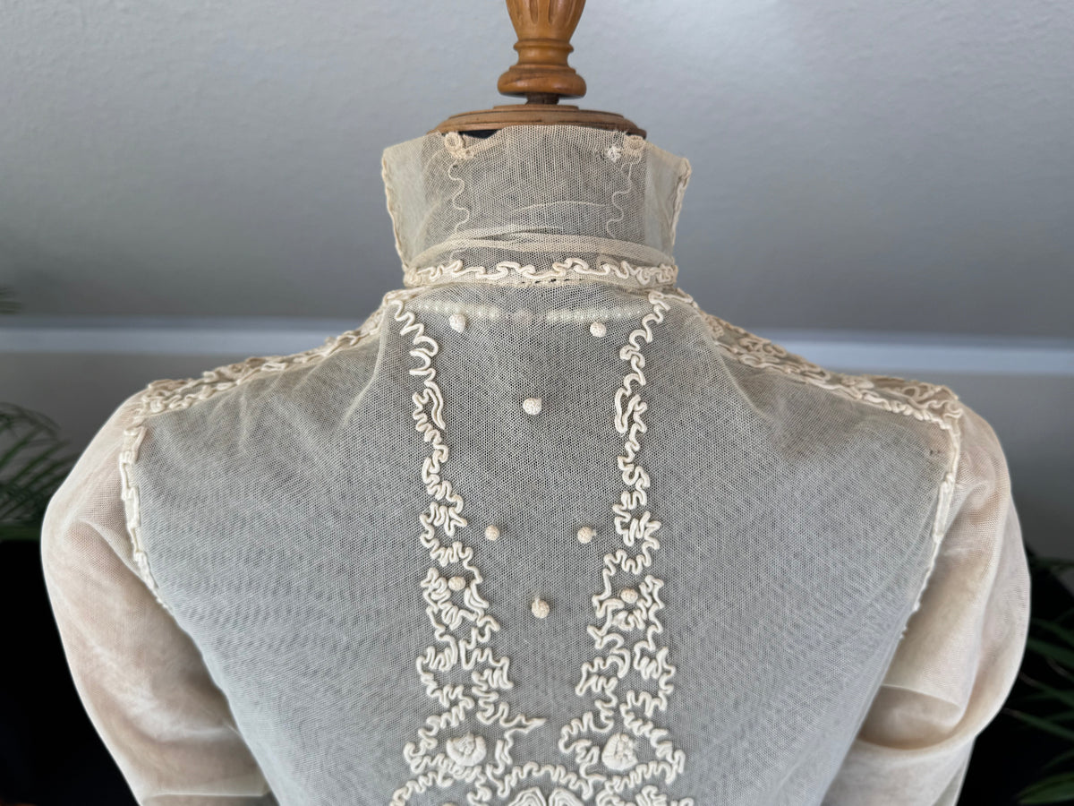 Bluse mit Soutache-Applikation, ca. 1915