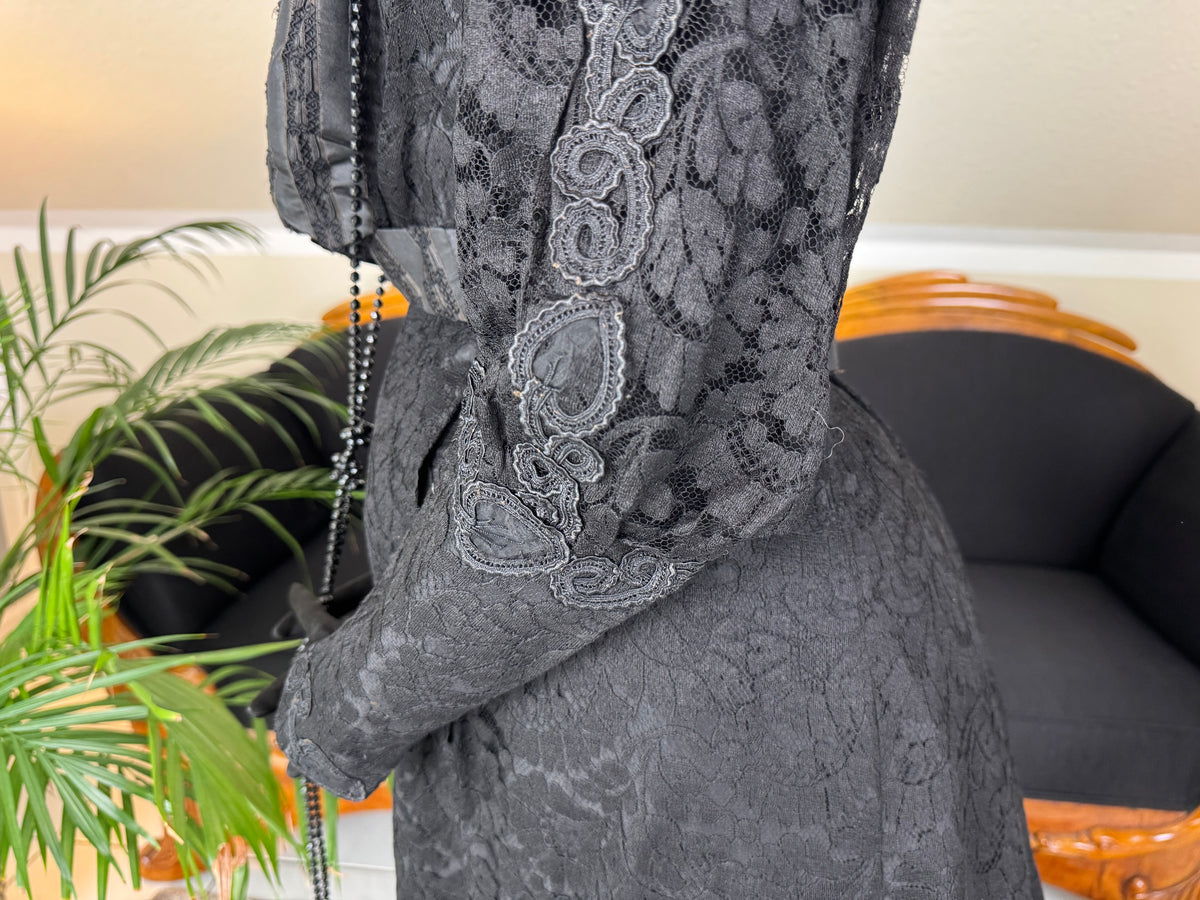 1904 black silk skirt and bodice set, very good condition