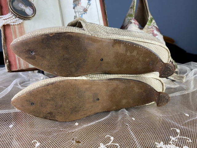 Bestickte Rokoko-Schuhe, ca. 1790
