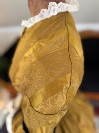 Antikes viktorianisches Tageskleid aus dunklem Goldbrokat, ca. 1858