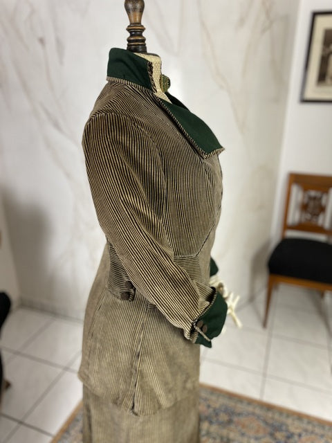 Antikes Edwardianisches Spazierkleid ca. 1912 – Gestreifte Mode des frühen 20. Jahrhunderts