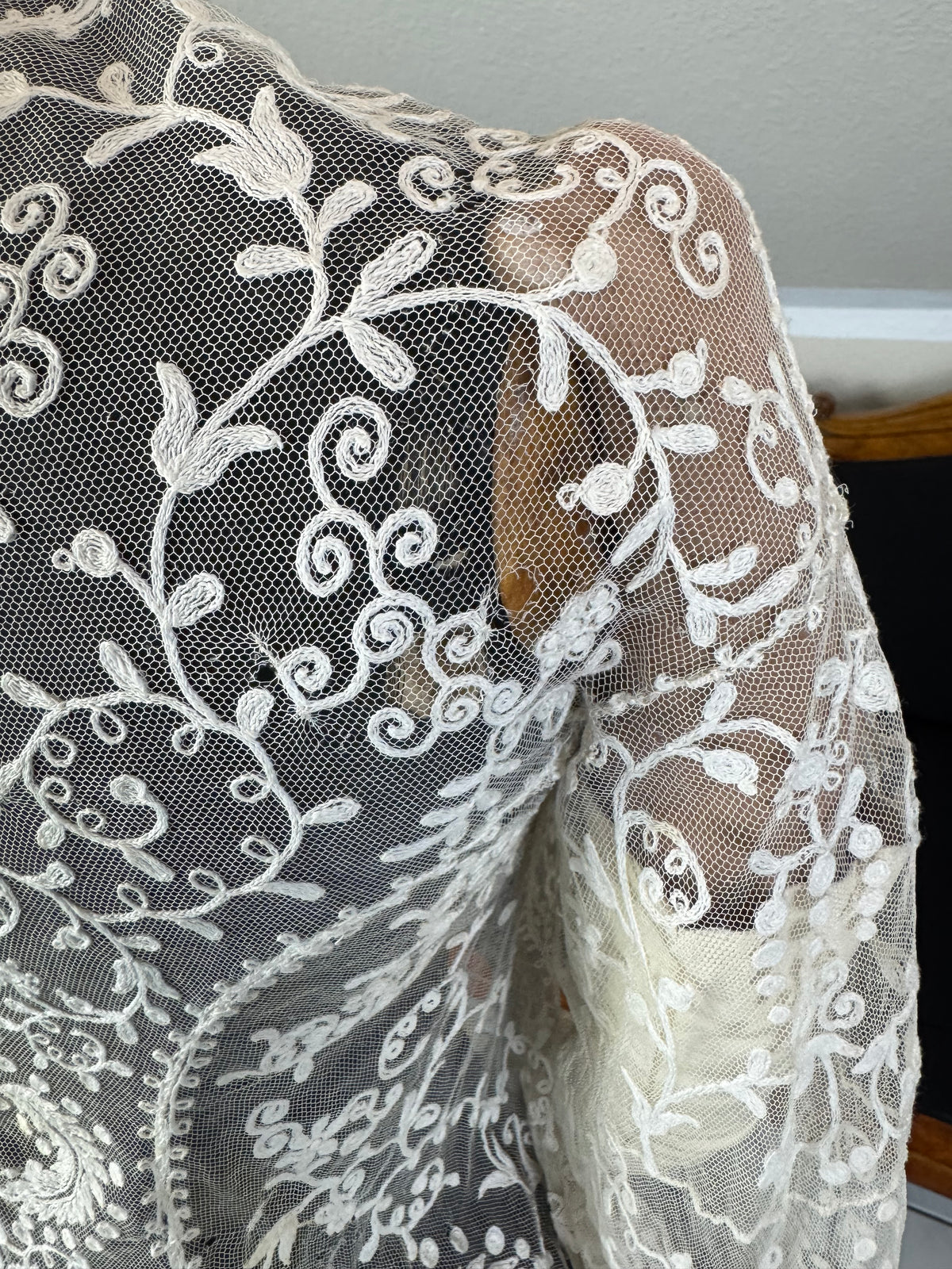 Edwardian white embroidered tulle jacket, ca. 1906, England.