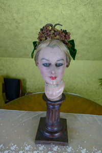 Frau. JOSSE Elegante Haube, Paris, ca. 1884