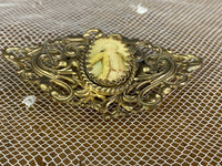 Gürtelschnalle mit Rokoko-Männern, um 1900
