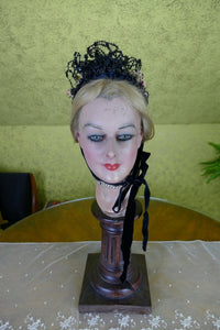 Cabochon-Blumenhaube, 1880er