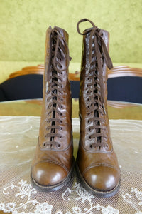 GOODYEAR Antike braune Stiefel, ca. 1915