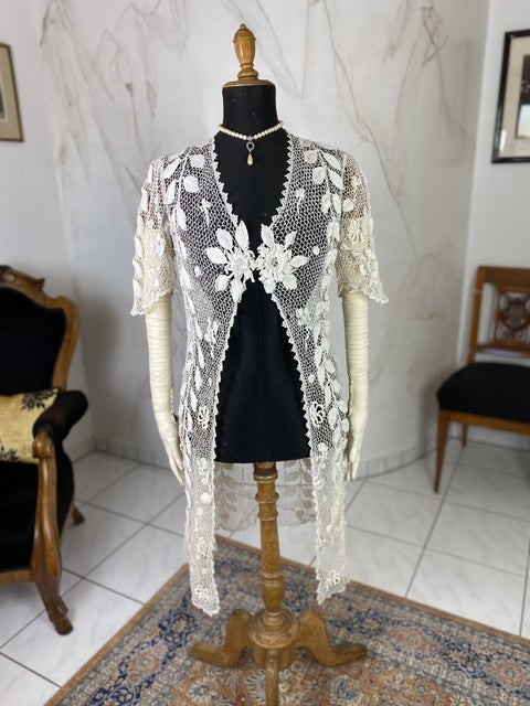 Irische Häkel-Langjacke, England, ca. 1908
