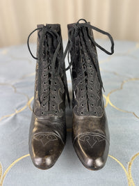 Ungetragene Schnürstiefel, ca. 1900