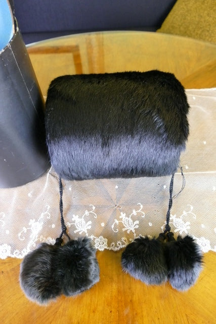 Antique Belle Époque fur muff by Hierteis, early 1900s, natural marten or sable fur with soft lining