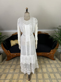 1913 American cotton lingerie summer dress with whitework embroidery, lace inserts and airy Edwardian silhouette, antique gown