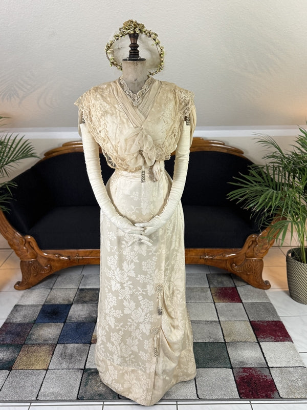 Robe de mariée antique de l'époque du Titanic, vers 1912