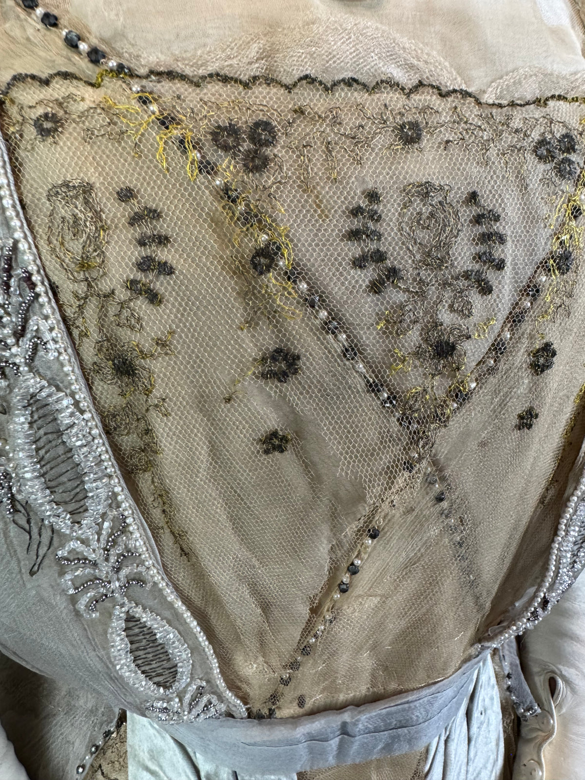Antikes GUSTAVE BEER Abendkleid – Seidenchiffon &amp; Samt, Paris Couture ca. 1912
