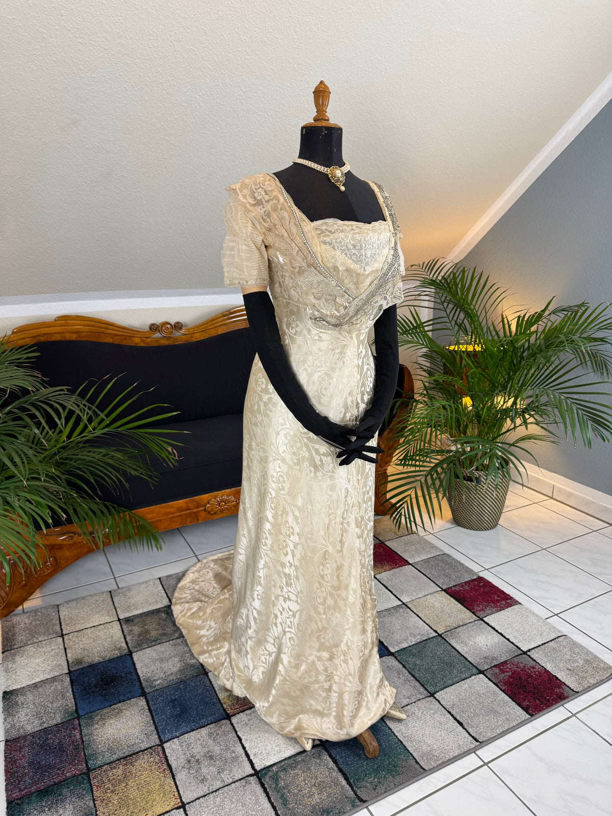 Edwardian wedding ensemble by Reville & Rossiter London with original box, shoes and accessories, Lady Gillman provenance, 1911