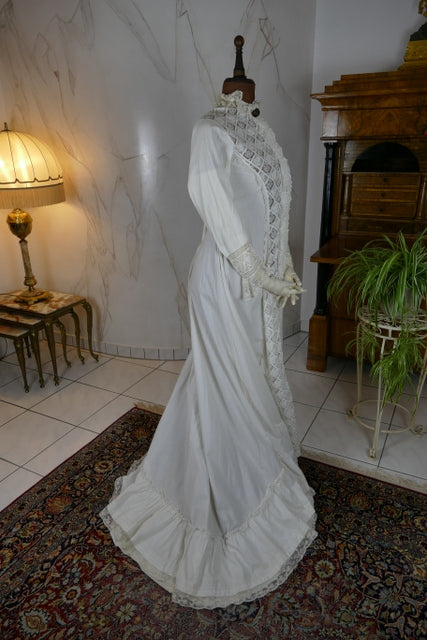 Boudoir-Gewand, Amerika, ca. 1877