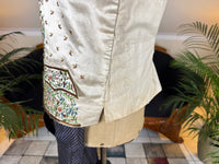 Antike Weste und blaue knielange Seidenhose, ca. 1790 – Besticktes florales Herrenensemble