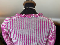 Sommerliche Eleganz einer jungen Dame – Antikes Kleid, ca. 1858