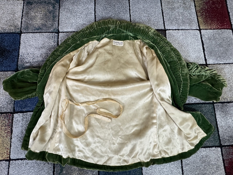 FRANKLIN SIMON & Co. Abendjacke aus grünem Samt, New York, ca. 1925