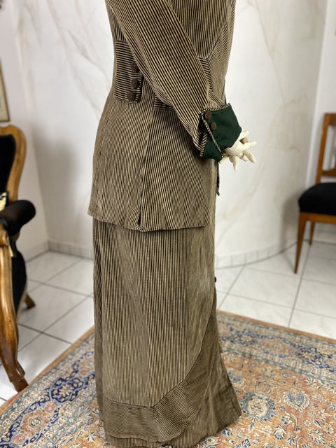Antikes Edwardianisches Spazierkleid ca. 1912 – Gestreifte Mode des frühen 20. Jahrhunderts
