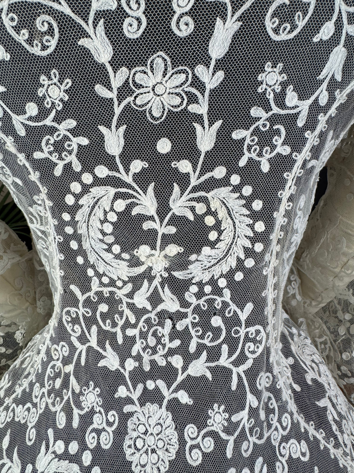 Jacke aus weißem besticktem Tüll, Edwardianisch, England, ca. 1906 – Dekoratives Überkleid