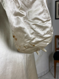 Antikes Hochzeitskleid aus Seide, ca. 1901