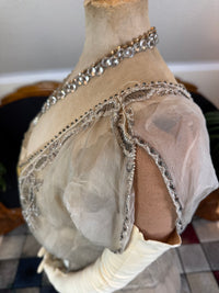 Antikes GUSTAVE BEER Abendkleid – Seidenchiffon &amp; Samt, Paris Couture ca. 1912