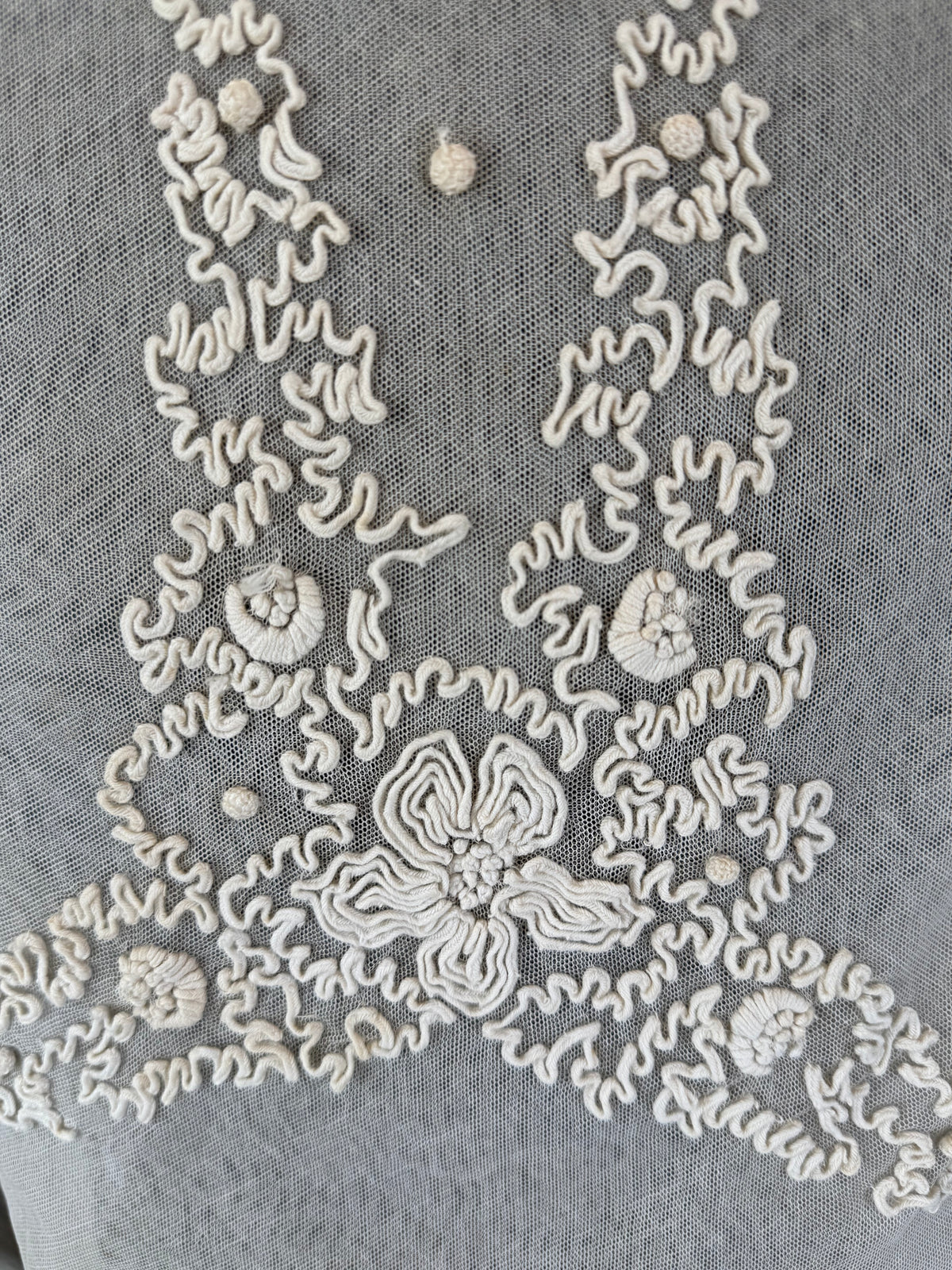 Bluse mit Soutache-Applikation, ca. 1915