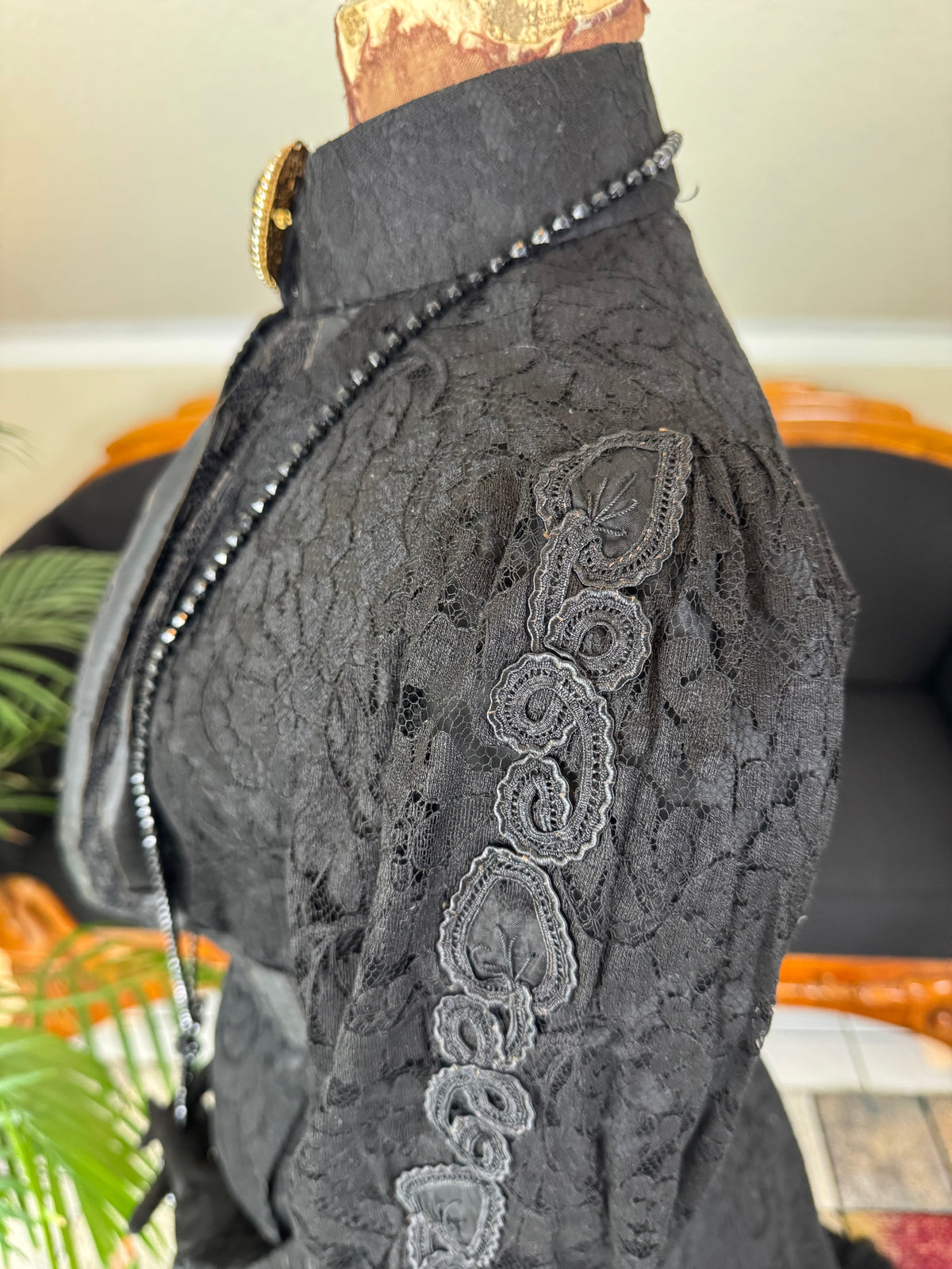 1904 black silk skirt and bodice set, very good condition