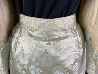 Antikes zweiteiliges Dinnerkleid aus Seidenbrokat, ca. 1898