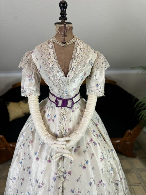 Antikes Seidenabendkleid mit Tagesoberteil, ca. 1864