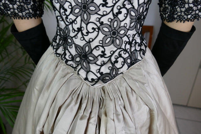Victorianisches Abendkleid, ca. 1893 – Originaler Antik-Abendkleid aus den 1890er Jahren