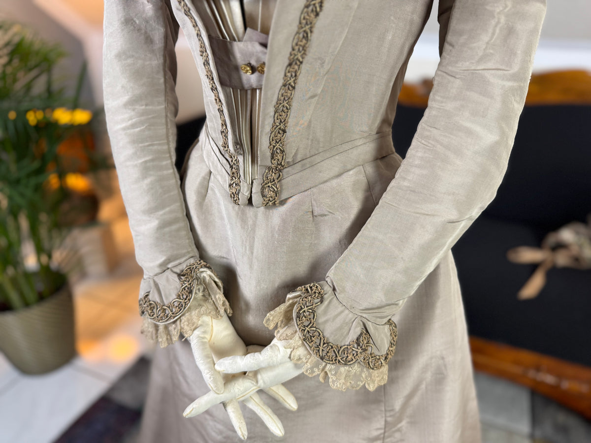 Antikes viktorianisches Gehkleid, ca. 1897 - Dreiteiliges englisches Ensemble