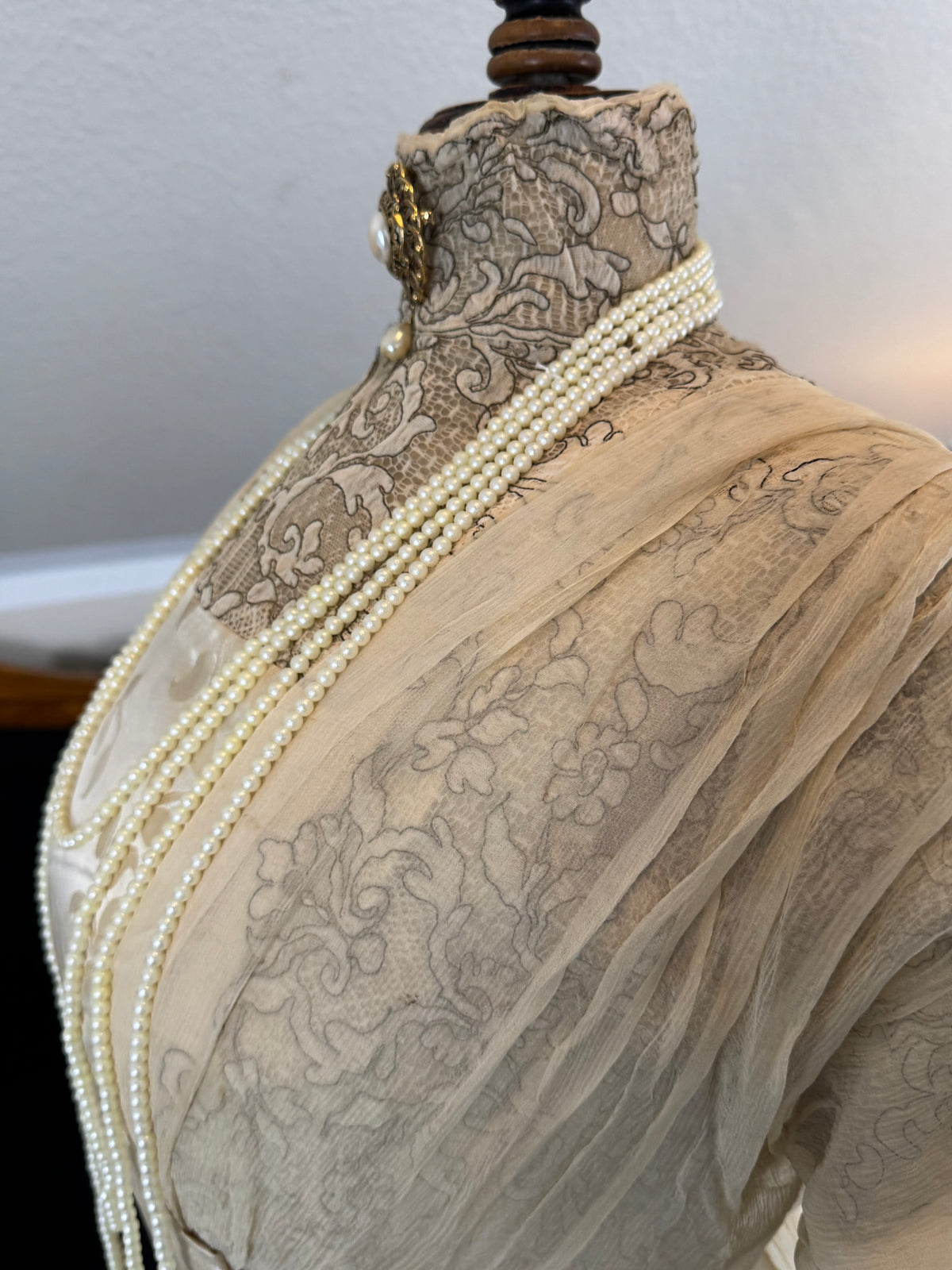 Evening Dress 1912 – Cream Silk Brocade with Lace & Crepe Drapes by M. E. Humble, Court Dressmaker, Lady Gillman Provenance