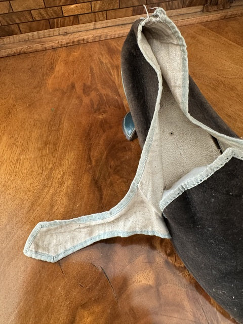 Spätbarocke Damenschuhe, 1730er–1740er Jahre – Seltene englische Seidenschuhe aus dem 18. Jahrhundert