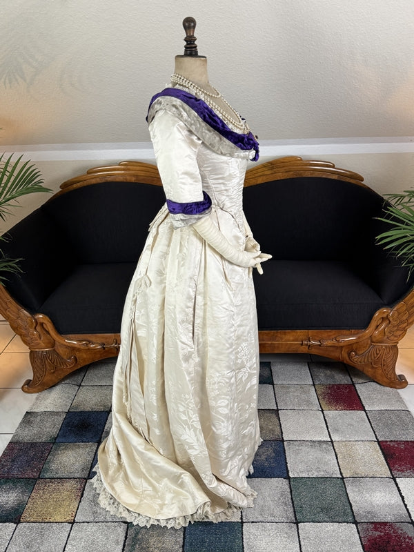 SCOTT Antikes Abendkleid aus Seide, Liverpool, ca. 1890