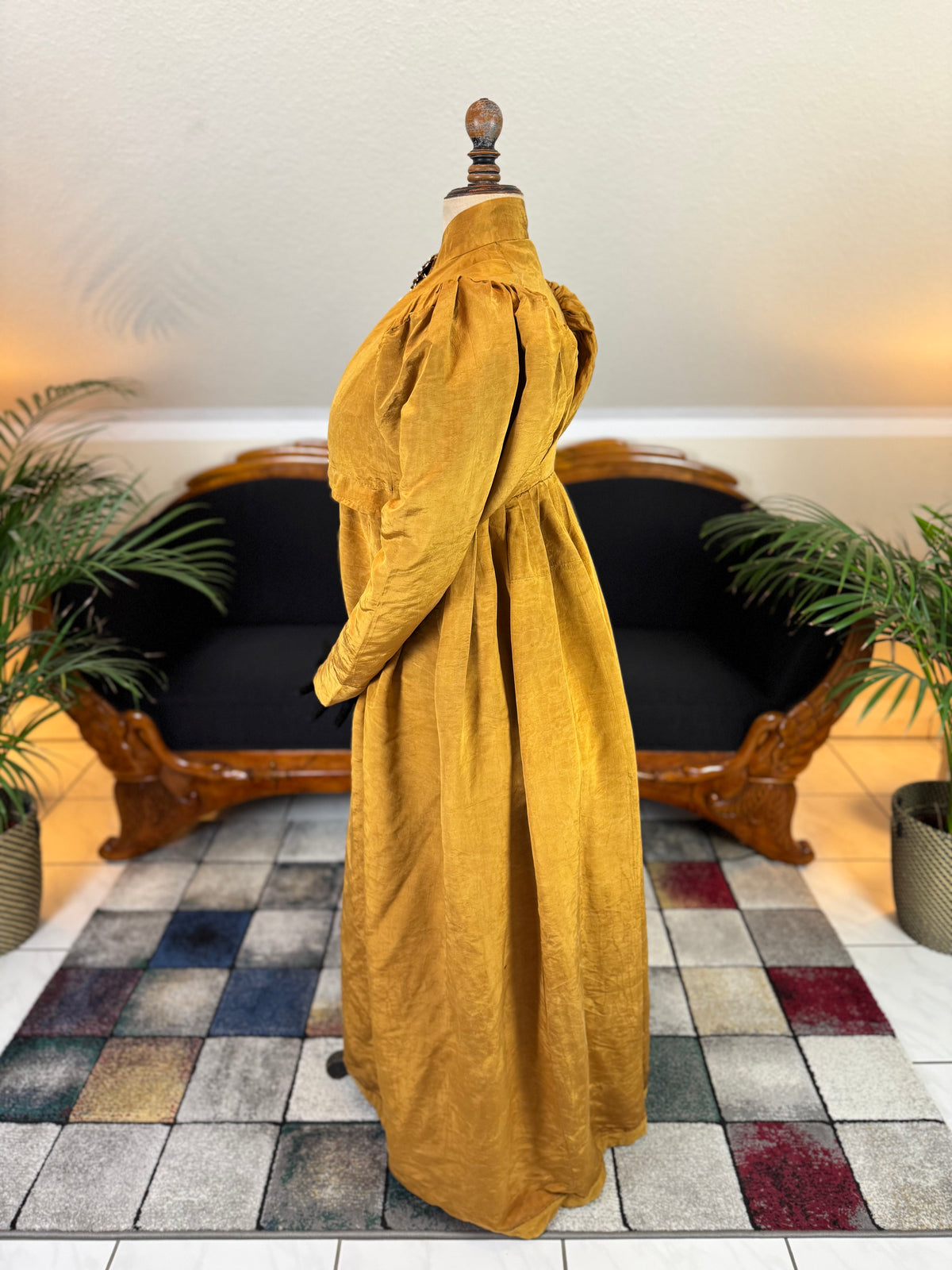 Regency gold moiré silk gown, ca. 1815–1820, high waistline with elegant neoclassical silhouette